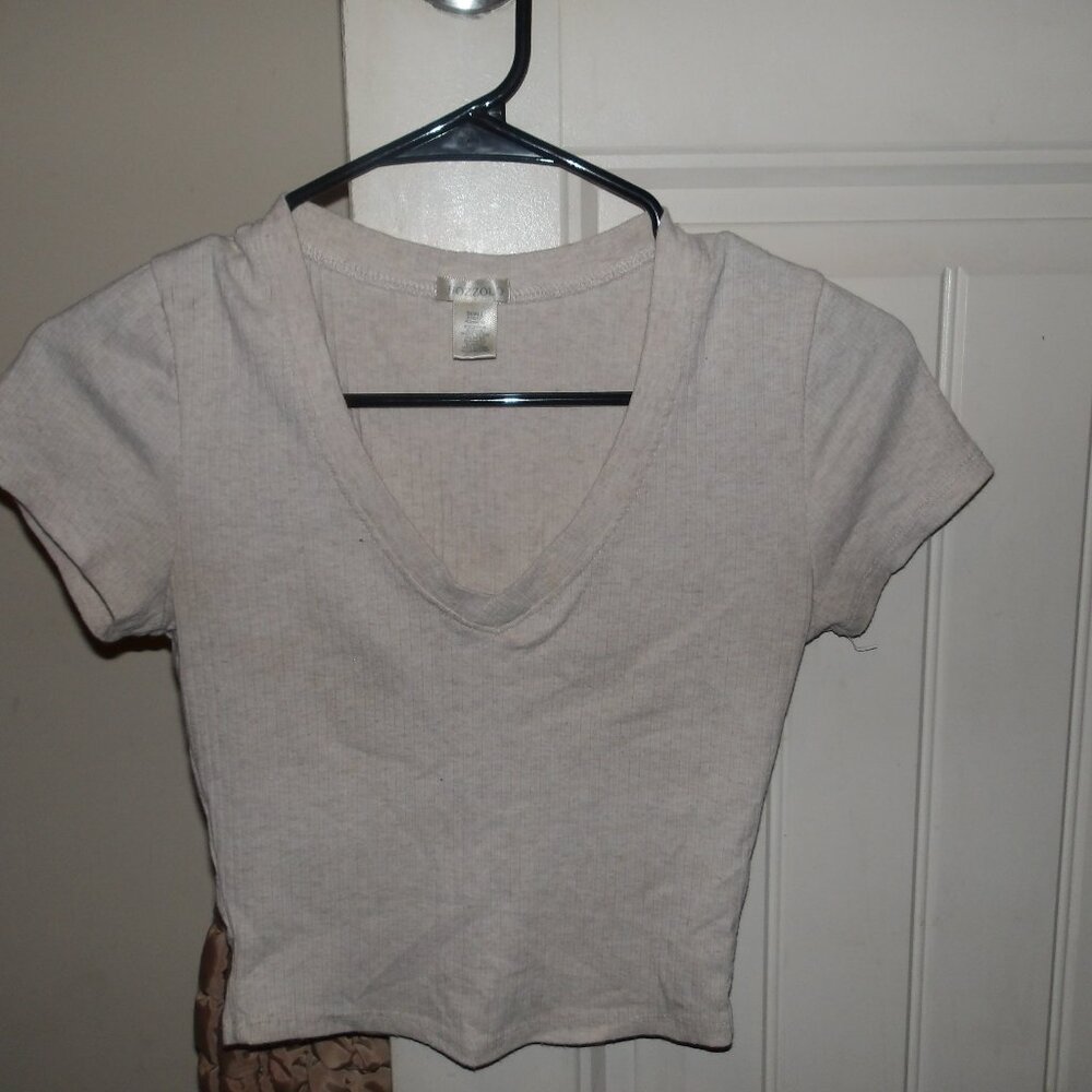 Cropped Vneck